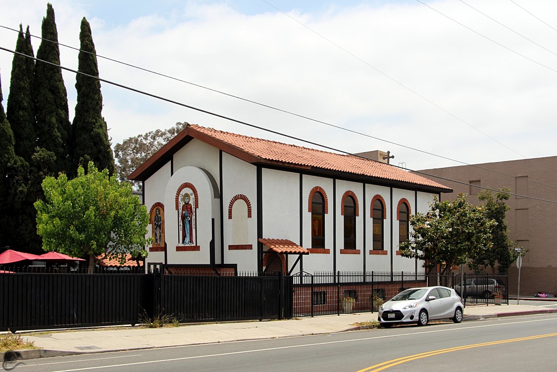Церковь Климента Охридского, Лос-Анджелес (Калифорния, США). фасады