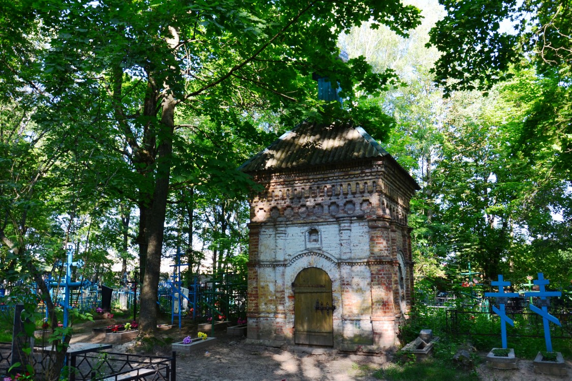 Неизвестная часовня, Климово (Климовский район, Брянская область). общий вид в ландшафте