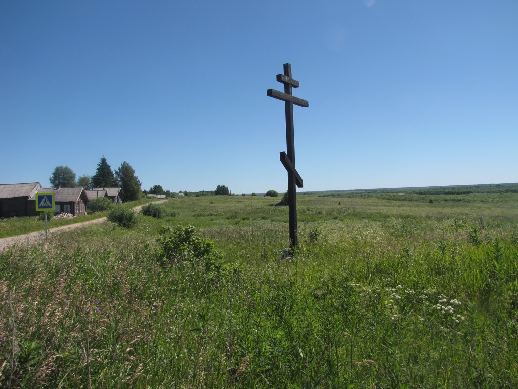 Церковь Параскевы Пятницы, Корбала (Виноградовский район, Архангельская область). дополнительная информация, Крест на месте церкви