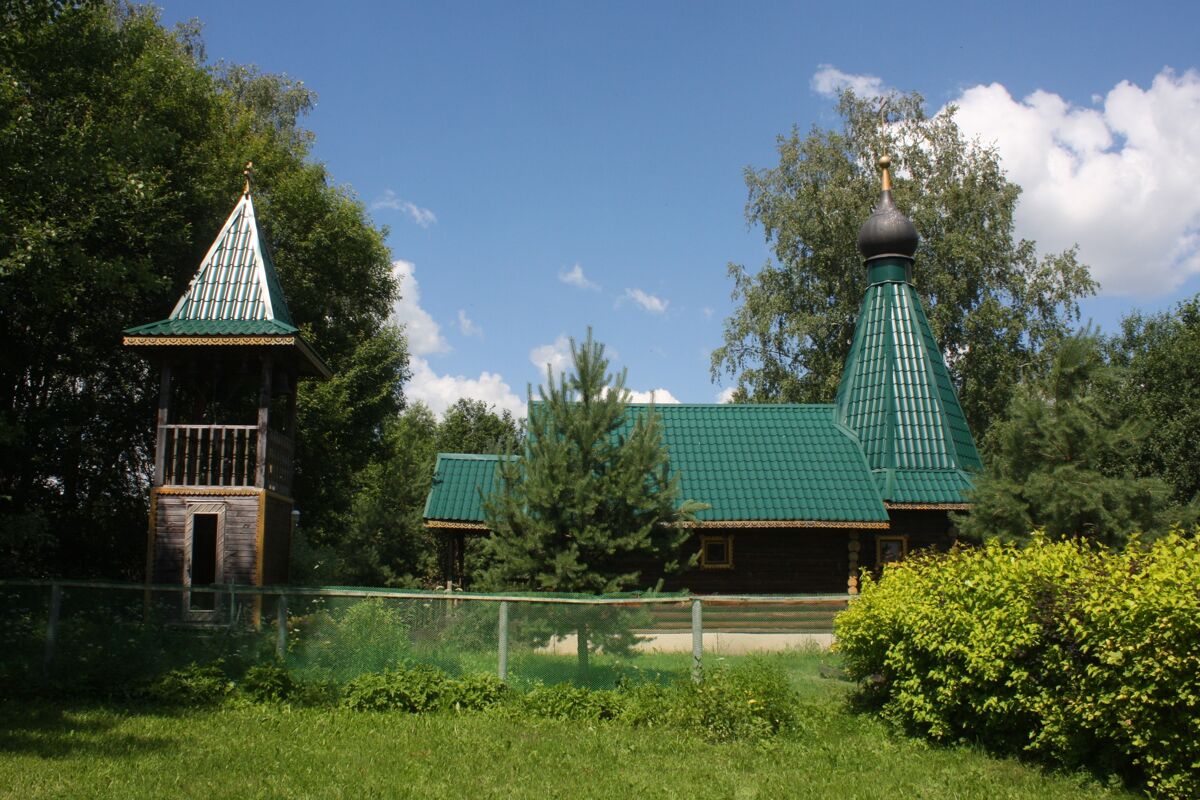 Белокопытовский Казанский Боголюбивый женский монастырь. Церковь Собора преподобных старцев Оптинских, Новодяглево (Куйбышевский район, Калужская область). фасады