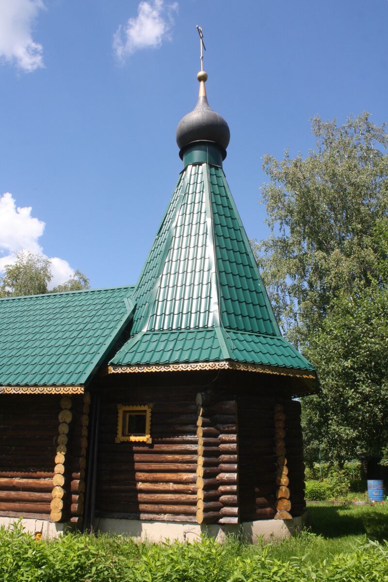 Белокопытовский Казанский Боголюбивый женский монастырь. Церковь Собора преподобных старцев Оптинских, Новодяглево (Куйбышевский район, Калужская область). фасады