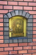 Часовня Табынской иконы Божией Матери, Копия Табынской иконы Божией Матери в нише на западной стене<br>, Верхнеуральск, Верхнеуральский район, Челябинская область
