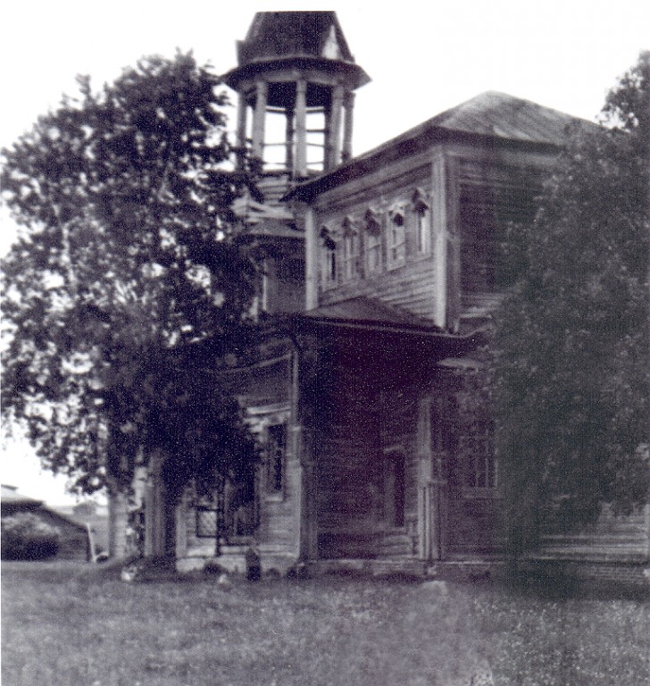 Жирново. Церковь Трех Святителей Московских. архивная фотография, http://kilmez-seltrib.ru/52-troickaya-svyatynya.html