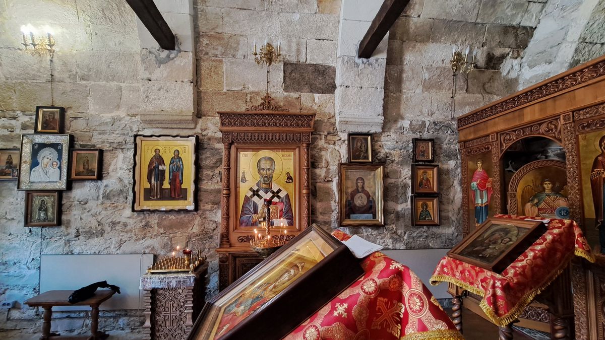 Интерьер. Взгляд на север. , интерьер и убранство. Церковь Георгия Победоносца, Феодосия (Феодосия, город, Республика Крым)