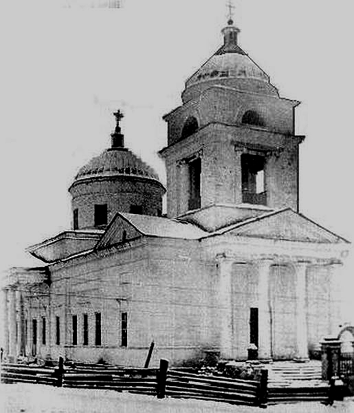 Кизнер. Церковь Троицы Живоначальной (старая). архивная фотография, фото с сайта http://rodnaya-vyatka.ru/places/77407