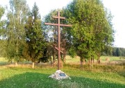 Церковь Спаса Преображения, Поклонный крест на месте Преображенской церкви.<br>, Круглово, Слободской район, Кировская область