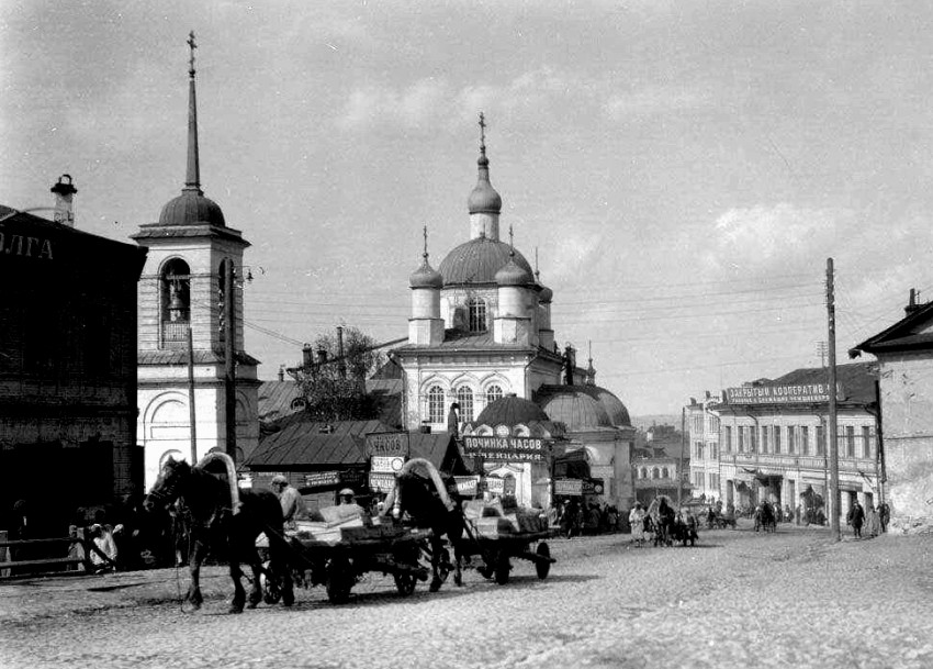 Церковь Казанской иконы Божией Матери над Зеленским съездом (старая), Нижегородский район (Нижний Новгород, город, Нижегородская область). архивная фотография, фото 1931 год.  с сайта https://pastvu.com/p/246665