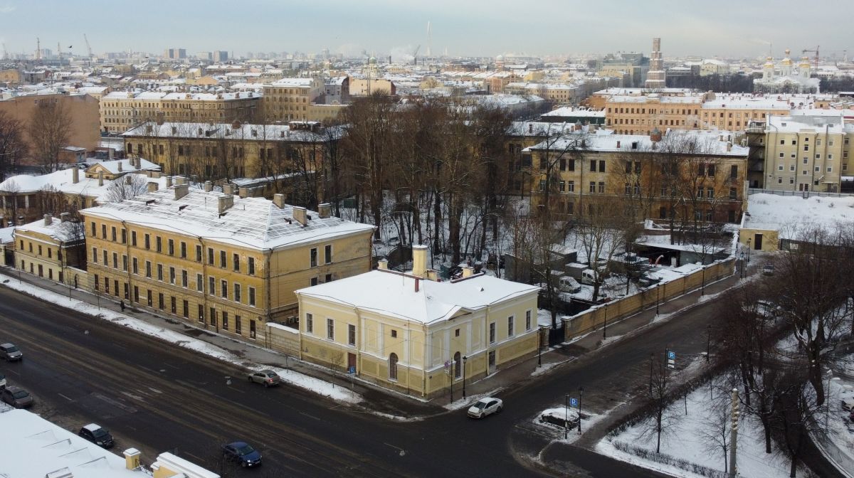 Неизвестная часовня при Александринской больнице, Адмиралтейский район (Санкт-Петербург, г. Санкт-Петербург). общий вид в ландшафте