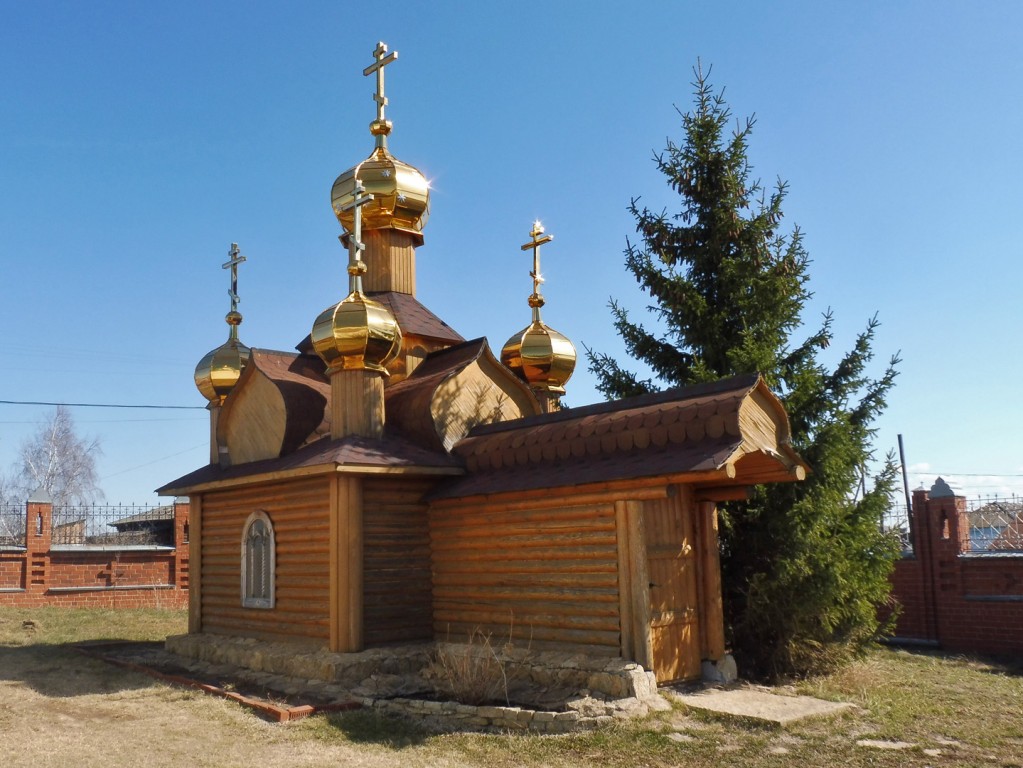 Боровское. Боровский монастырь Похвалы Божией Матери. Часовня Аркадия (Гаряева). фасады