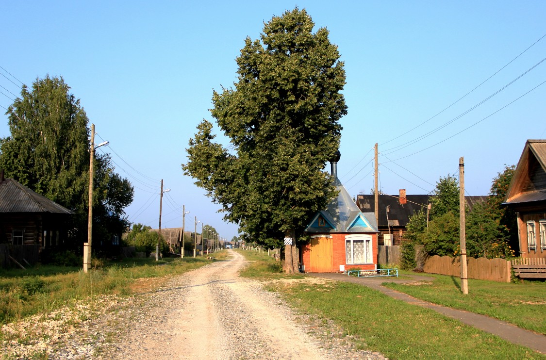 Часовня Сергия Радонежского, Лужанка (Кикнурский район, Кировская область). общий вид в ландшафте