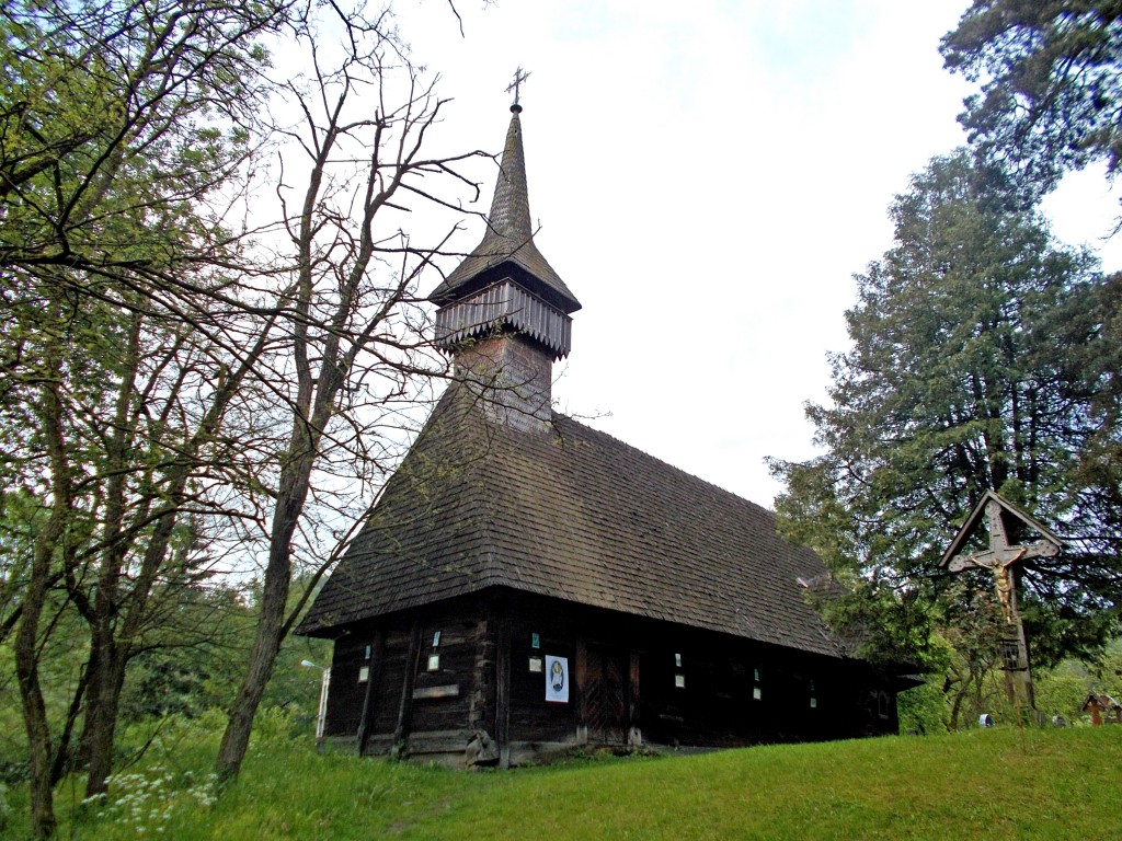 Церковь Михаила и Гавриила архангелов, Бреб (Марамуреш, Румыния). фасады