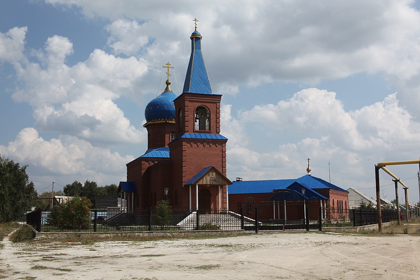 Новокаолиновый. Церковь Николая Чудотворца. фасады