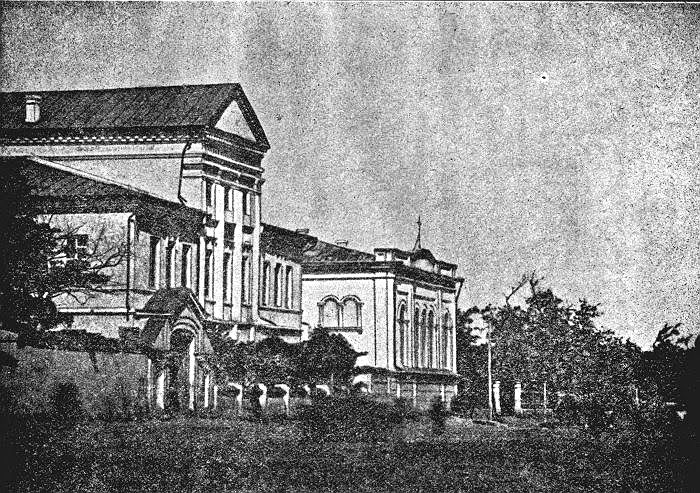 Церковь Трёх Святителей при бывшей Духовной семинарии, Кишинёв (Кишинёв, Молдова). архивная фотография, Фото с сайта http://locals.md/2014/istoriya-kishinyova-mitropoliya-na-meste-pravitelstva-respubliki-moldova/