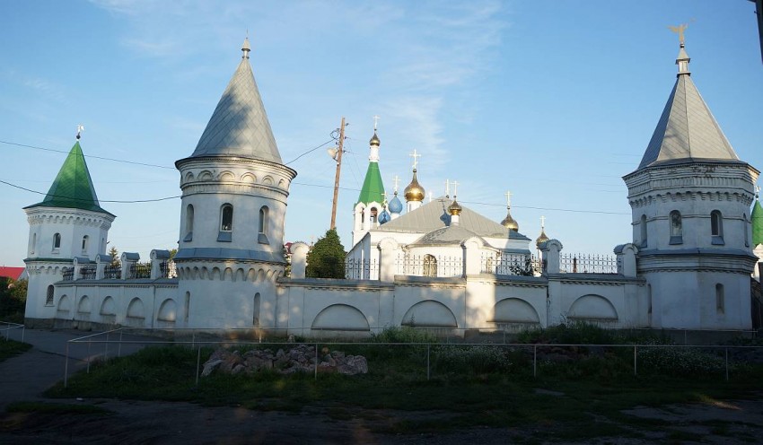 Венгерово. Монастырь Новомучеников и Исповедников Российских. Церковь Спаса Нерукотворного Образа. фасады, ОБЩИЙ вид монастыря