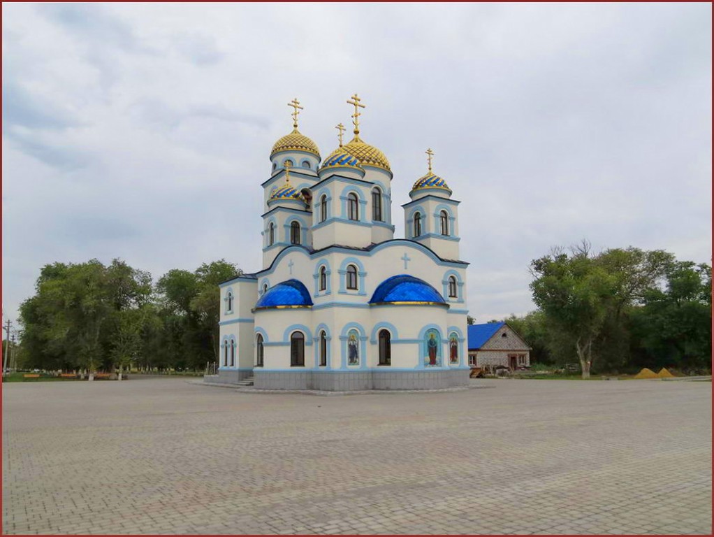 Церковь Покрова Пресвятой Богородицы, Кутейниковская (Зимовниковский район, Ростовская область). фасады