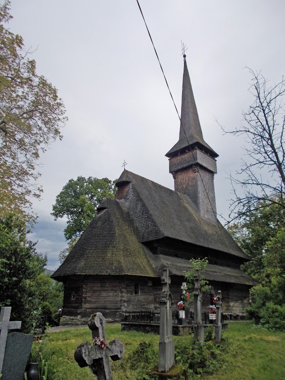Церковь Параскевы Пятницы, Десешть (Марамуреш, Румыния). фасады
