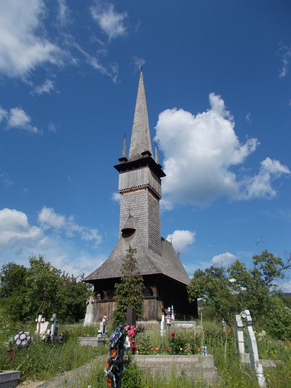 Церковь Михаила и Гавриила архангелов, Плопиш (Марамуреш, Румыния). фасады