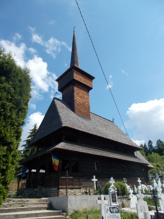Церковь Михаила и Гавриила архангелов, Борша (Марамуреш, Румыния). фасады