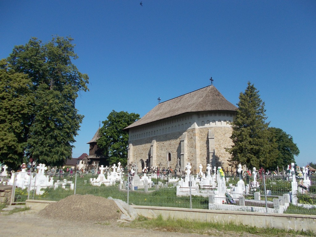 Церковь Воздвижения Креста Господня, Воловэц (Сучава, Румыния). фасады