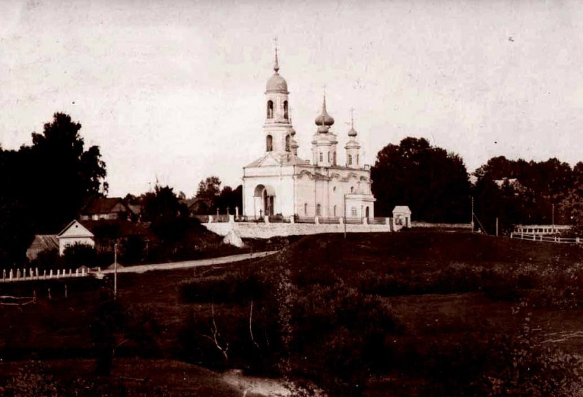 Церковь Михаила Архангела, Новопятницкое (Кингисеппский район, Ленинградская область). архивная фотография, Фото с сайта http://sergey-belyakov.narod.ru/photo/Kingisepp-photo-do-1930_2.html