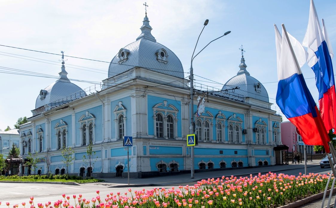 Барнаул. Домовая церковь Благовещения Пресвятой Богородицы при бывшем Духовном училище. общий вид в ландшафте