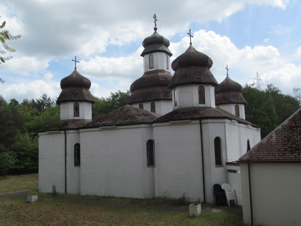 Генк. Церковь Михаила Архангела. фасады