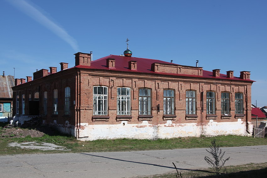 Булзи. Церковь Покрова Пресвятой Богородицы (временная). фасады