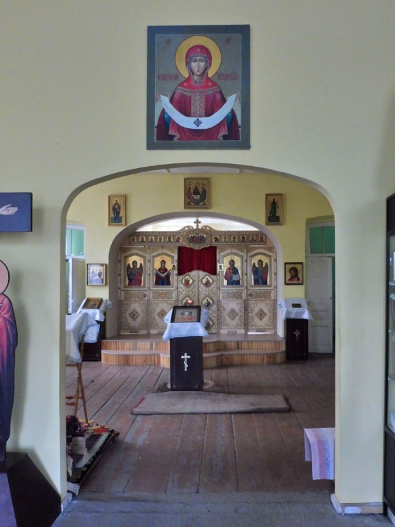 Булзи. Церковь Покрова Пресвятой Богородицы (временная). интерьер и убранство