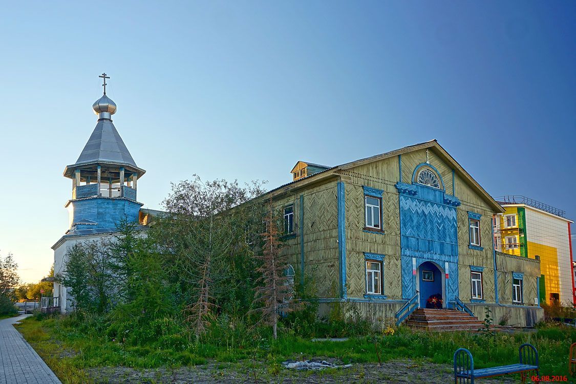Лабытнанги. Церковь  Георгия Победоносца (старая). фасады