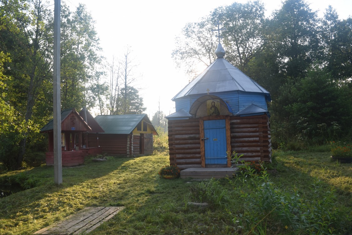 Часовня Иоанна Предтечи, Полом (Барятинский район, Калужская область). фасады