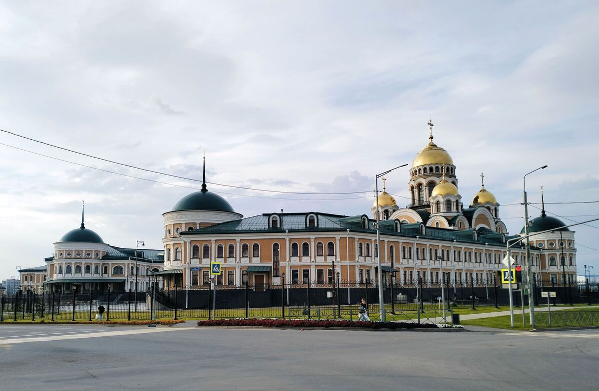 Кафедральный собор Преображения Господня, Салехард (Салехард, город, Ямало-Ненецкий автономный округ). фасады