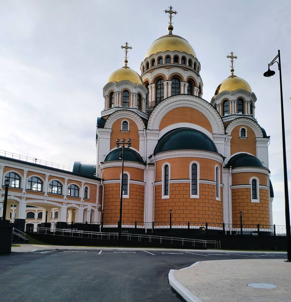 Кафедральный собор Преображения Господня, Салехард (Салехард, город, Ямало-Ненецкий автономный округ). фасады, Вид с востока
