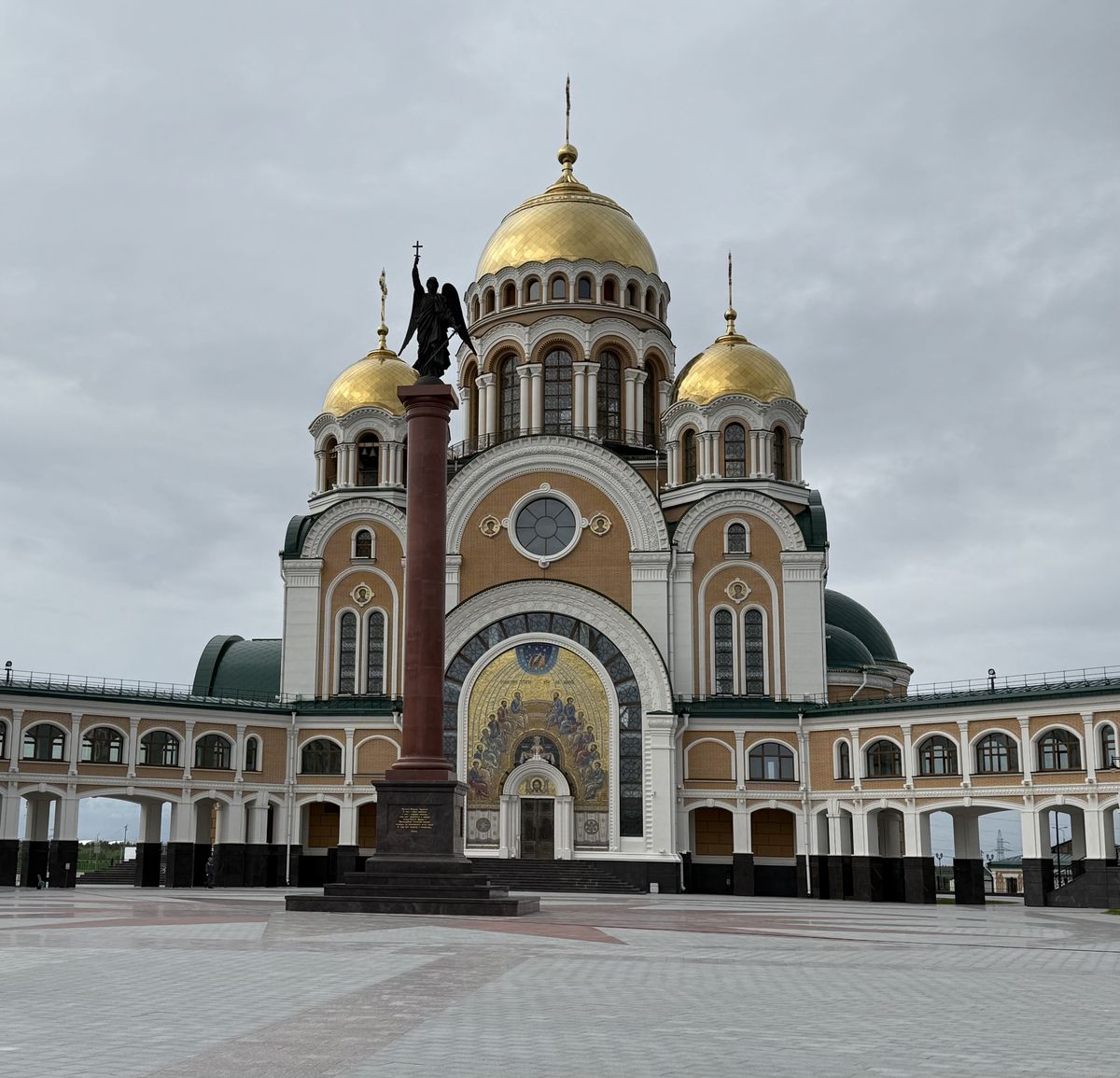 Кафедральный собор Преображения Господня, Салехард (Салехард, город, Ямало-Ненецкий автономный округ). фасады