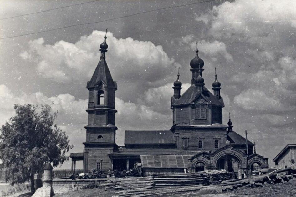 Бармино. Церковь Троицы Живоначальной (старая). архивная фотография, Троицкая церковь с. Бармино. Фото С. Агафонова, 1959 г. Источник:  http://barmino.club/