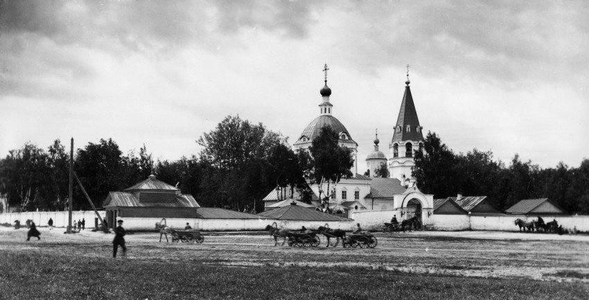Крестовоздвиженский монастырь. Церковь Казанской иконы Божией Матери на кладбище, Советский район (Нижний Новгород, город, Нижегородская область). архивная фотография, Фото с сайта http://humus.livejournal.com/