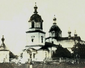 Кошлауши. Церковь Троицы Живоначальной (старая)