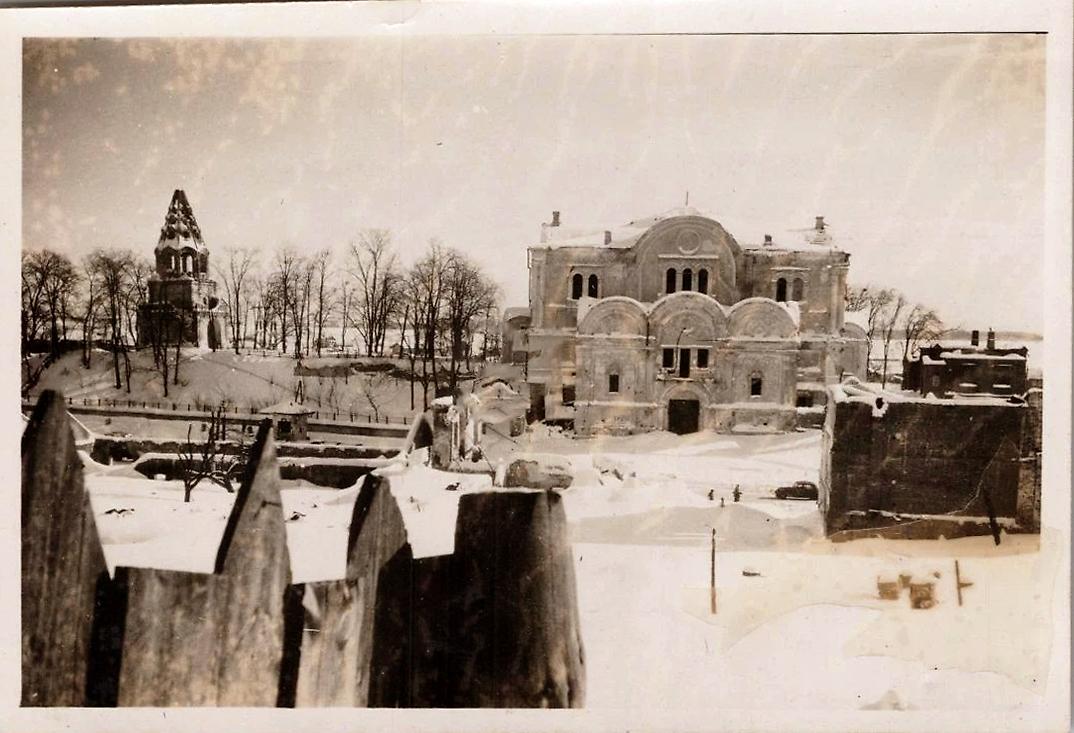 Панорама с колокольней и собором. Фото 1942 г. с аукциона e-bay.de, архивная фотография. Собор Преображения Господня, Брянск (Брянск, город, Брянская область)