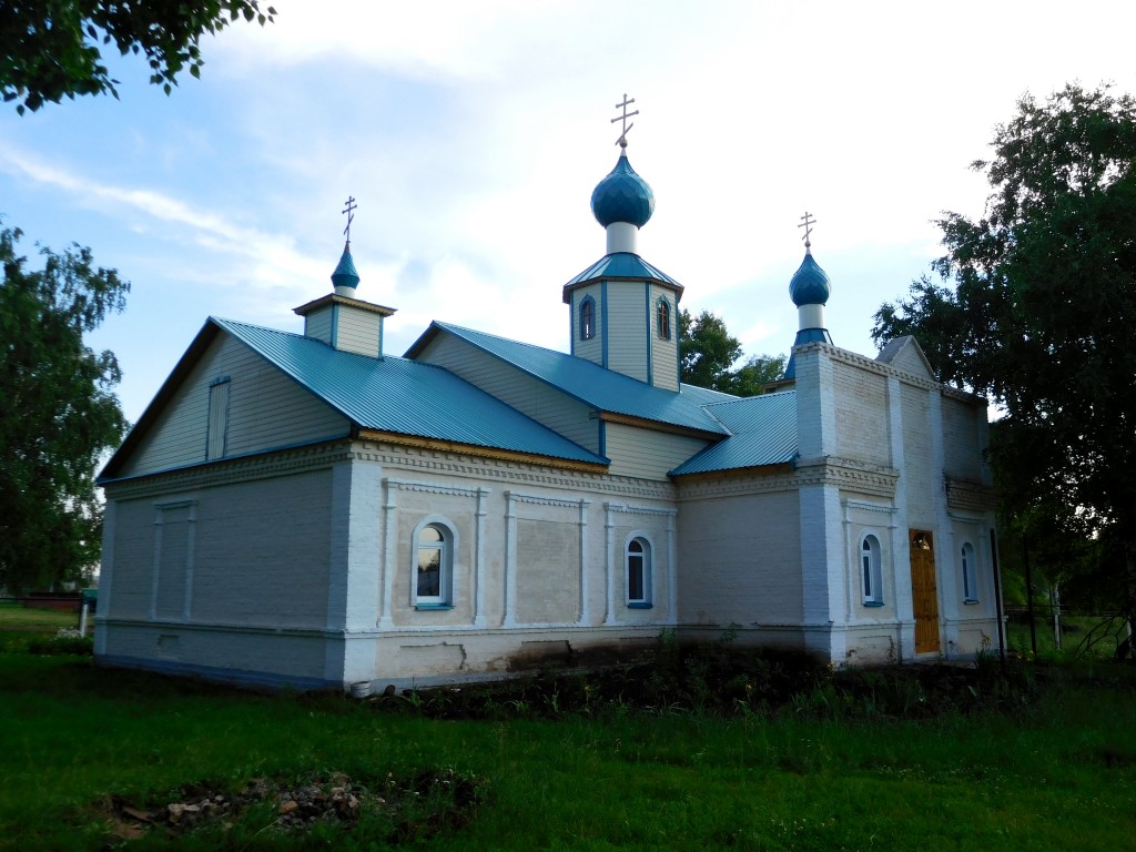 Девлезеркино. Церковь Петра и Павла. фасады