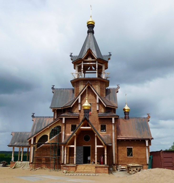 Бармино. Церковь Троицы Живоначальной (новая). фасады