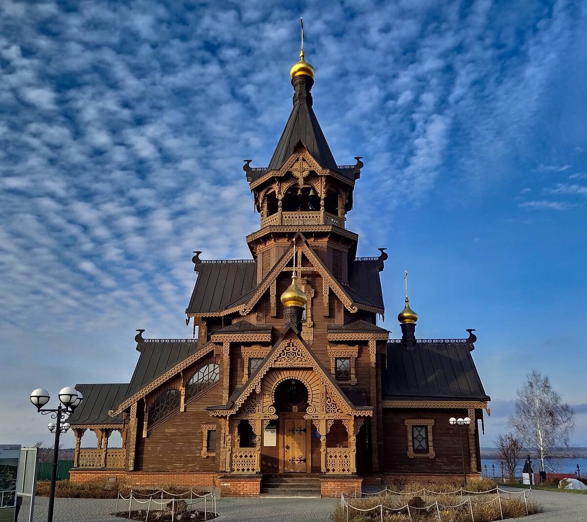 Церковь Троицы Живоначальной (новая), Бармино (Лысковский район, Нижегородская область). фасады