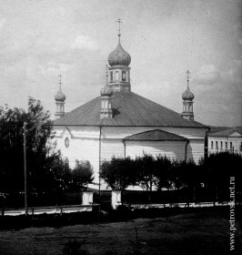 Петровское. Церковь Троицы Живоначальной