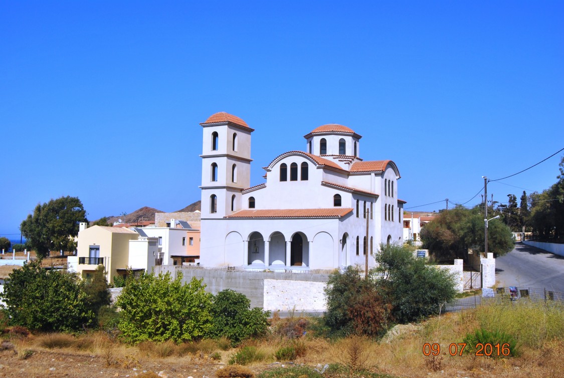 Греция, Крит (Κρήτη), Панормо. Церковь Агафопуса Критского, фотография. общий вид в ландшафте