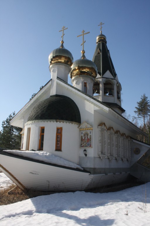 Плёсково. Церковь Троицы Живоначальной. фасады