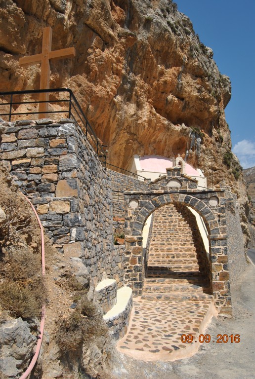 Курталиотское ущелье. Церковь Кириакии. дополнительная информация
