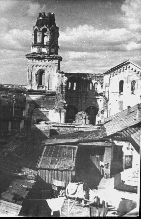 Витебск. Церковь Сошествия Святого Духа. архивная фотография, Руины храма до 1956 г. Источник: http://evitebsk.com/w/images/5/54/Duhovskaya-cerk-do1956.jpg