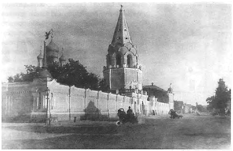 Астрахань. Иоанно-Предтеченский монастырь. Колокольня с церковью Иоанна Воина. архивная фотография