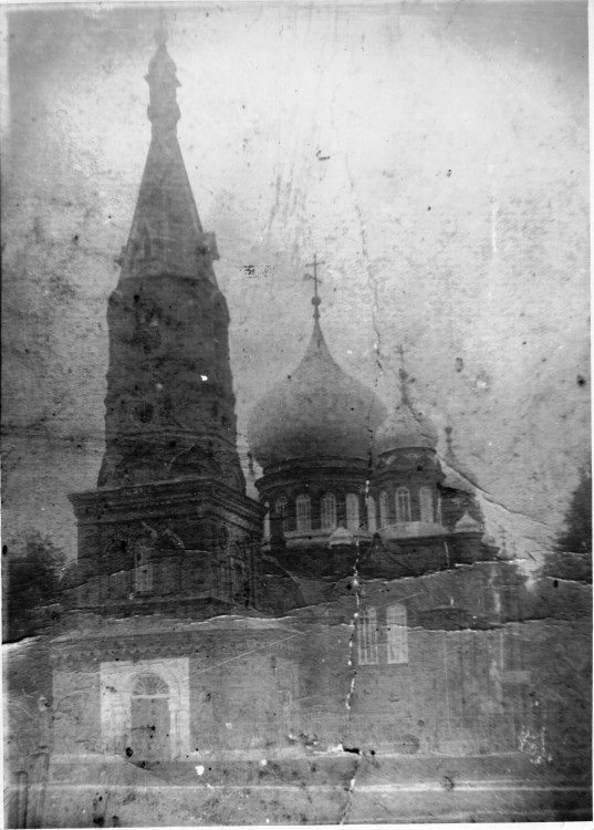 Любохна. Церковь Казанской иконы Божией Матери (старая). архивная фотография, Старая церковь в пос. Любохна. Взорвана фашистами в сентябре 1943 г.