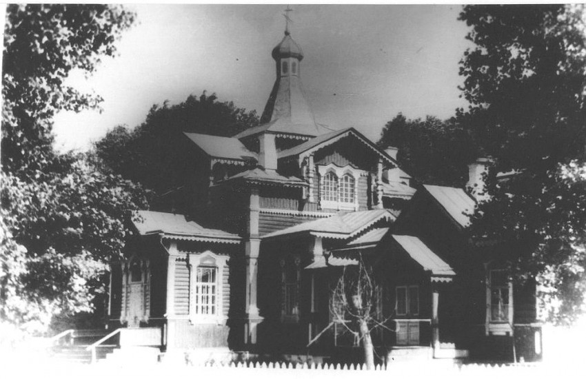 Церковь Владимира равноапостольного (старая), Клетня (Клетнянский район, Брянская область). архивная фотография, Фото с сайта https://webcache.googleusercontent.com/search?q=cache:B6hg6NU1TisJ:https://vk.com/pages%3Foid%3D-86847417%26p%3D%25D0%259A%25D0%25BB%25D0%25B5%25D1%2582%25D0%25BD%25D1%258F+&cd=12&hl=ru&ct=clnk&gl=ru