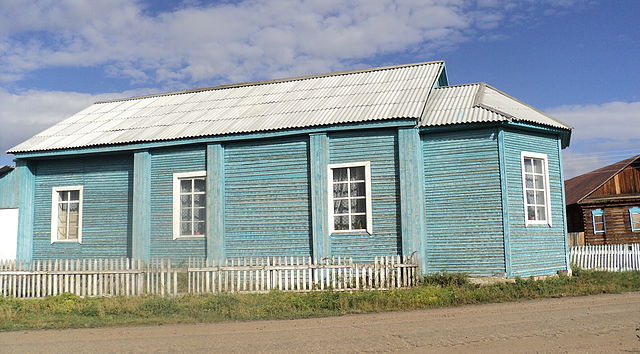 Церковь Михаила Архангела, Катангар (Петровск-Забайкальский район и г. Петровск-Забайкальский, Забайкальский край). фасады, Используется как сельский клуб (автор фото - Александр Турушев)