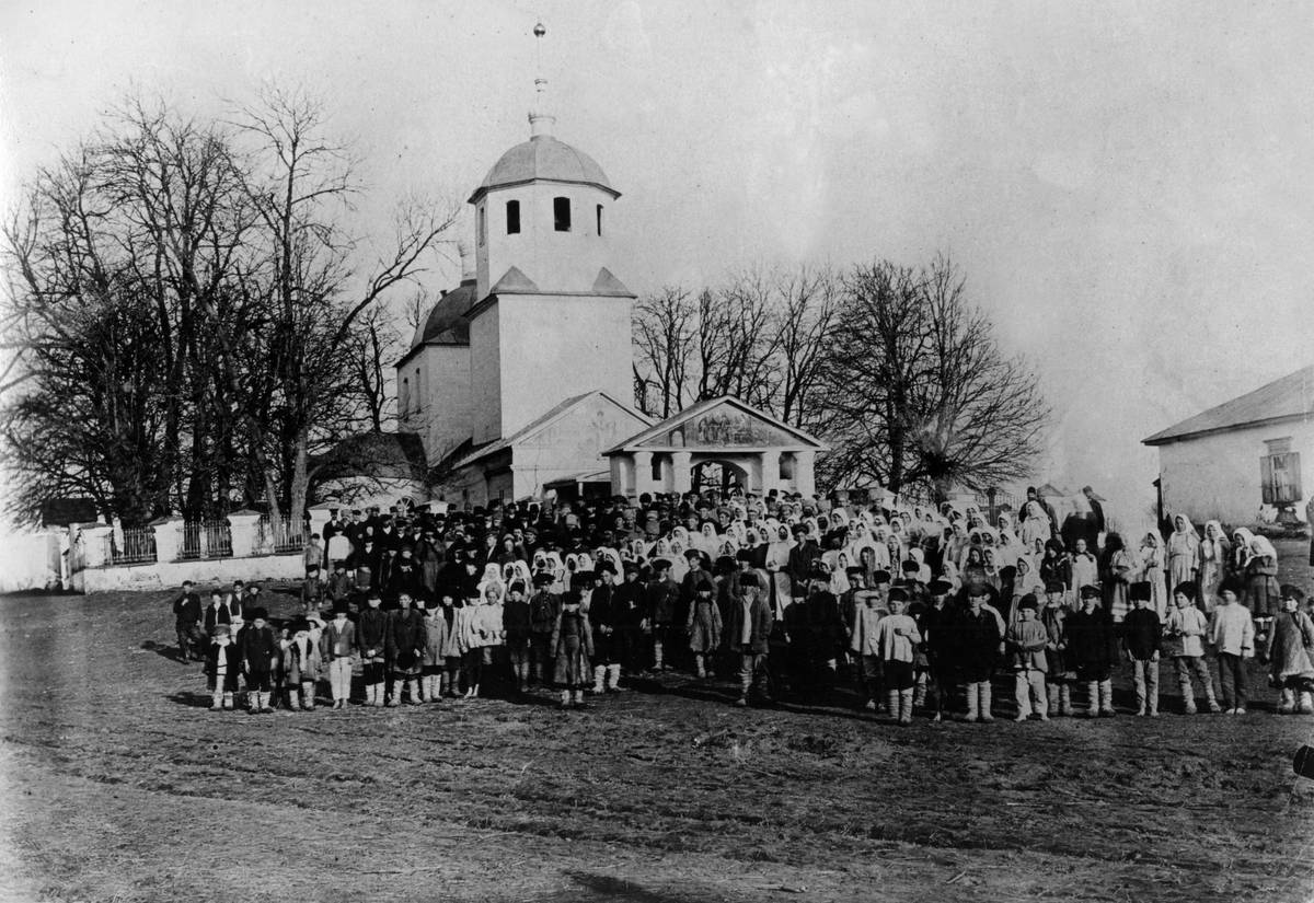 Фото 1917 года с сайта news.ru, архивная фотография. Церковь Николая Чудотворца, Доброводье (Севский район, Брянская область)